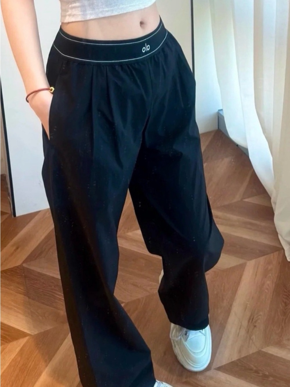 ALO Yoga Black Wide-Leg Pants with Logo Elastic Waist size S